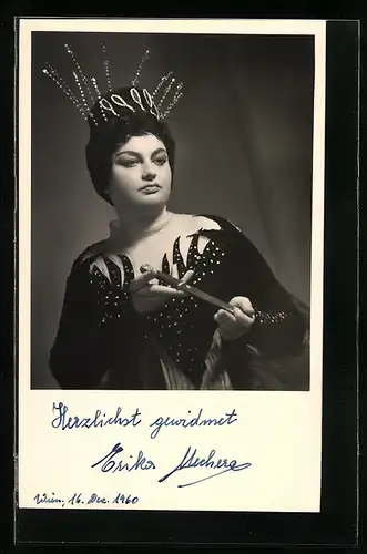 AK Opernsängerin Erika Mechera auf der Bühne, mit original Autograph