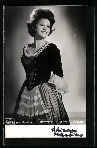 AK Opernsängerin Adriana Martino in Le Nozze di Figaro, original Autograph