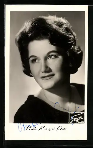 AK Opernsängerin Ruth Margret Pütz, original Autograph