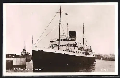 AK Passagierschiff S.S. Brittany at Jersey Harbour