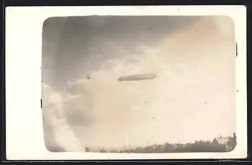 Foto-AK Zeppelin in der Luft