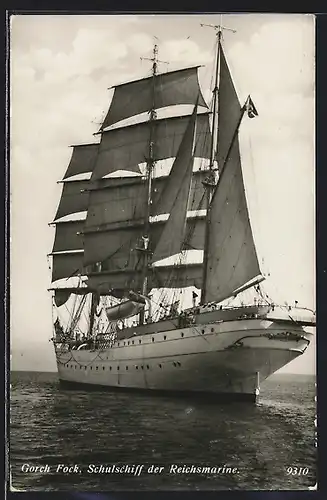 AK Schulschiff der Reichsmarine Gorch Fock in Fahrt