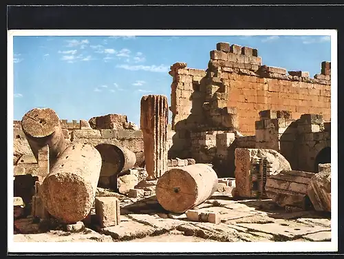 AK Baalbek, Bacchustempel, Ruinen im Vorraum