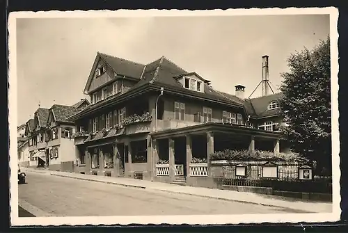 AK Königsfeld / Schwarzwald, Strassenpartie am Café Sapel