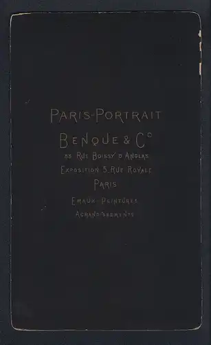 Fotografie Benque & Co., Paris, französicher Herr im Anzug mit Metallkette, Mittelscheitel