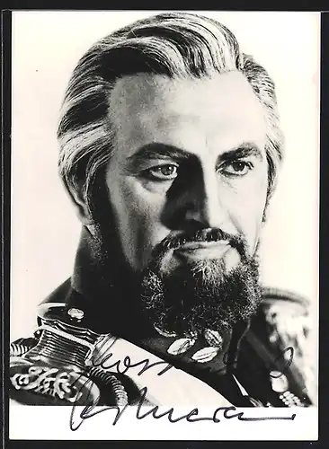 AK Opernsänger Peter Meven mit Vollbart und zweifarbigem Haar, mit original Autograph