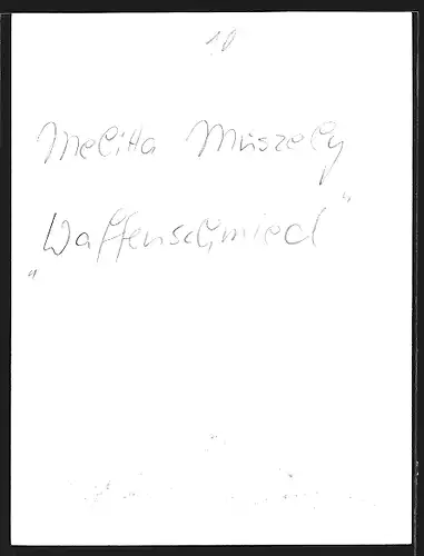 AK Opernsängerin Melitta Muszely in Waffenschmied, mit original Autograph