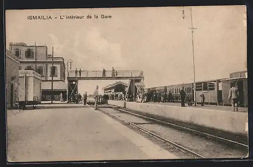 AK Ismailia, L`interieur de la Gare, Bahnhof mit Fussgängerbrücke