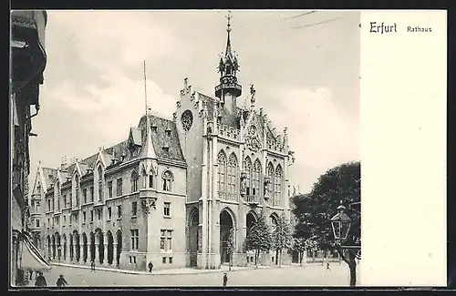 AK Erfurt, Strassenpartie am Rathaus