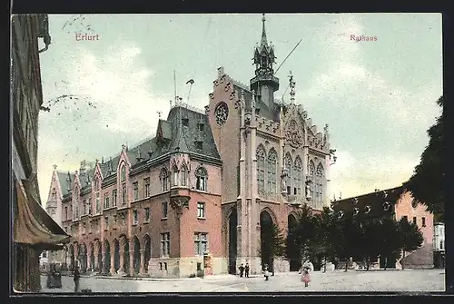 AK Erfurt, Rathaus mit Strassenpartie