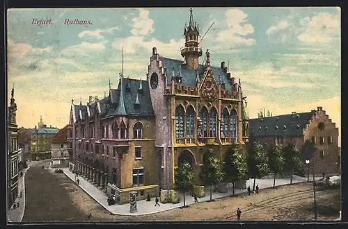 AK Erfurt, Strassenpartie mit Rathaus