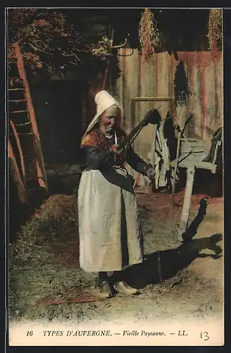 AK Auvergne, Types d`Auvergne, Vieille Paysanne