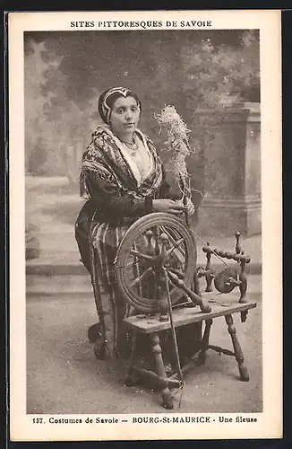 AK Bourg-St-Maurice, Spinnerin in Volkstracht