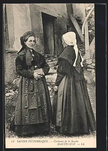 AK Costumes de la Savoie, Hauteluce, deux femmes, Auvergne