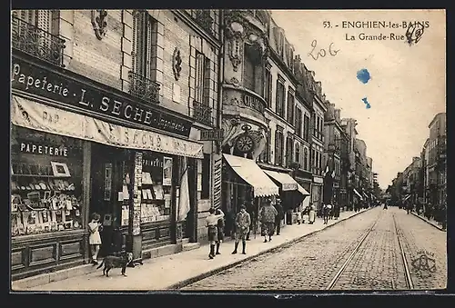 AK Enghien-les-Bains, La Grande-Rue, Strassenleben mit Geschäften