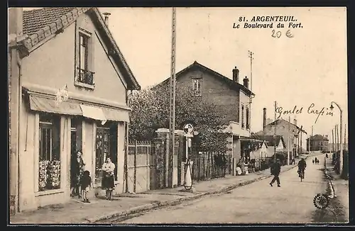 AK Argenteuil, Le Boulevard du Fort