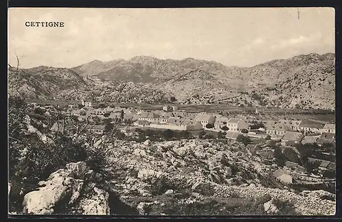 AK Cettigne, Ortsansicht vom Hügel aus