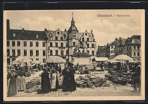 AK Düsseldorf, Gemüseverkäufer und Besucher auf dem Marktplatz