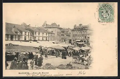 AK Mayenne, Place du Marché