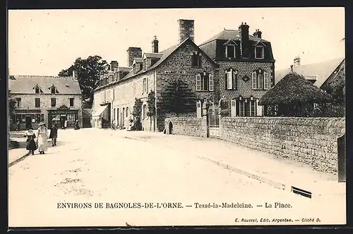 AK Tessé-la-Madeleine, la Place