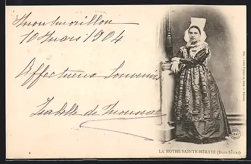 AK La Mothe-Sainte-Héraye, hübsche Frau im traditionellen Trachtenkleid