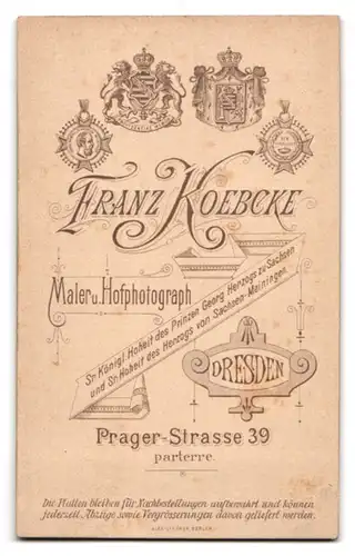 Fotografie Franz Koebcke, Dresden, Prager-Strasse 39, Bürgerlicher Herr im karierten Anzug mit Schnäuzer und Brille