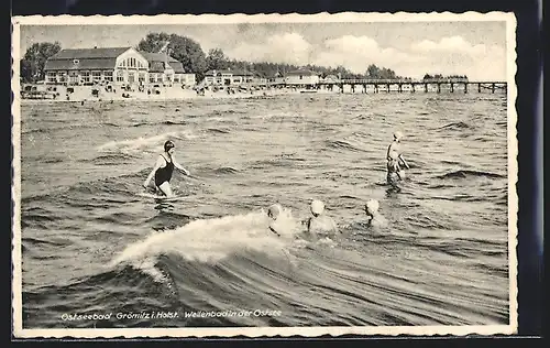 AK Grömitz i. Holst., Wellenbad in der Ostsee