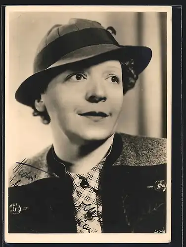 AK Opernsänger Hedwig Fichtmüller mit Hut, mit original Autograph
