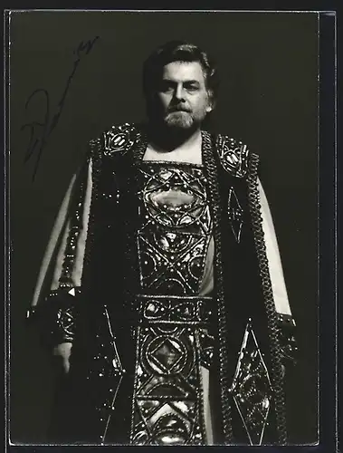 AK Opernsänger Karl Ridderbusch im pompösen Kostüm, mit original Autograph