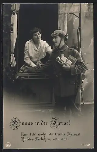 Foto-AK NPG Nr. 12662: Neue Photographische Gesellschaft: Soldat mit Pickelhaube und Frau
