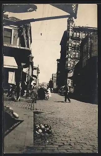 Foto-AK Constantinopel, Strassenpartie in Galata