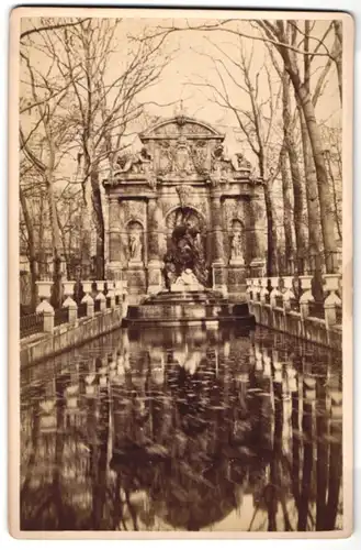Fotografie unbekannter Fotograf, Ansicht Paris, Fontaine du Jardin du Luxembourg