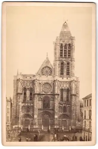 Fotografie unbekannter Fotograf, Ansicht Saint Denis, Blick auf die Kathedrale Saint Denis