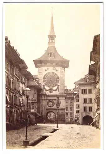 Fotografie M. Vollenweider, Bern, Ansicht Bern, Kramgasse mit Blick zur Zytglogge