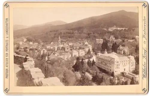 Fotografie Wilhelm Graf, Badenweiler, Ansicht Badenweiler, Blick nach der Stadt mit Kirche
