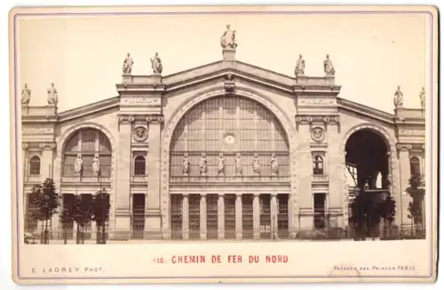 Fotografie E. Ladery, Paris, Ansicht Paris, Chemin de fer du Nord, Blick auf den Nordbahnhof
