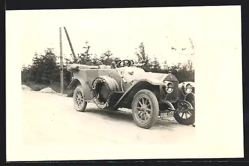 Foto-AK Auto Benz, Zwei Fahrer im KFZ mit Continental-Reifen