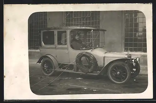Foto-AK Auto Adler 1913, Ersatzreifen mit Continental Cover