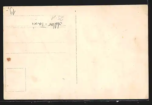 Foto-AK Auto Adler Taxi, KFZ fährt aus einer Garage