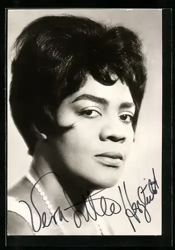 AK Opernsängerin Vera Little mit original Autograph