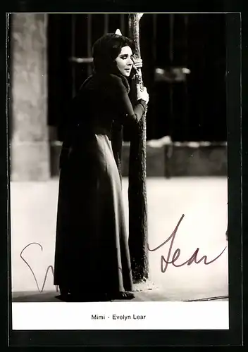 AK Opernsängerin Evelyn Lear als Mimi, mit original Autograph