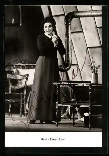 AK Opernsängerin Evelyn Lear als Mimi, original Autograph