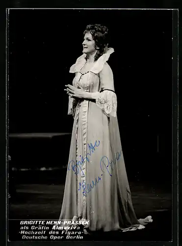 AK Opernsängerin Brigitte Henn-Prassek in Die Hochzeit des Figaro, mit original Autograph