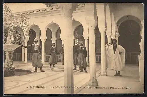 AK Marseille, Exposition coloniale 1906, Palais de l`Algérie, Cour Intérieure