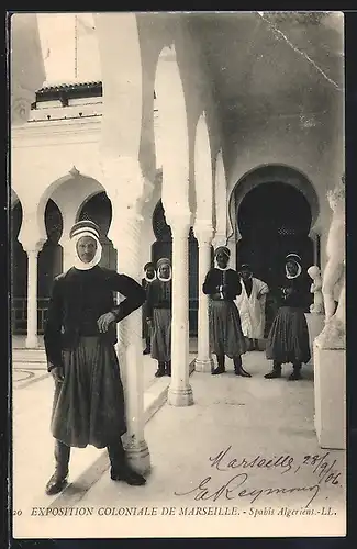 AK Marseille, Exposition Coloniale, Spabis Algeriens