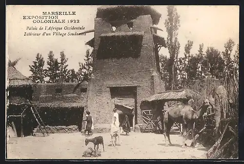 AK Marseille, Exposition coloniale 1922, Palais de l` Afrique Occidentale Intèrieur d` un Village Soudanaise