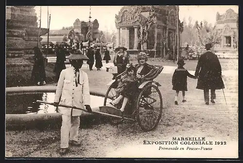 AK Marseille, Exposition coloniale 1922, Promenade en Pousse-Pousse