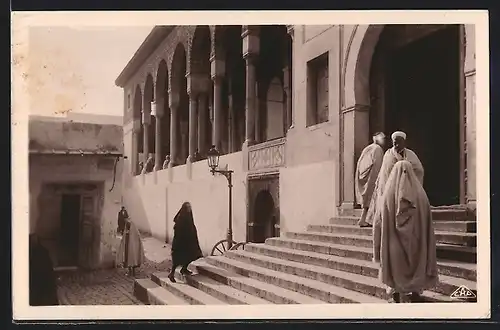 AK Tunis, Entrée de la Grande Mosquée