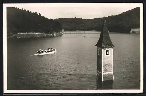 AK Vranov n. D., Prehrada, überflutete Kirche mit Boot