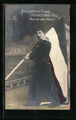AK Matrose in Uniform trägt die Reichsfahne, Kaiser Wilhelm II., Kriegsschiff